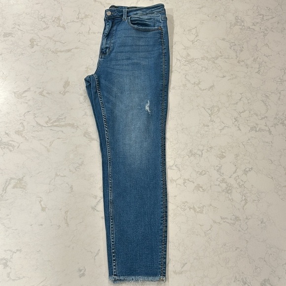 Judy Blue Boyfriend Fit Raw Hem High Waisted Distressed Jeans Medium Wash 15/32 - Picture 12 of 16
